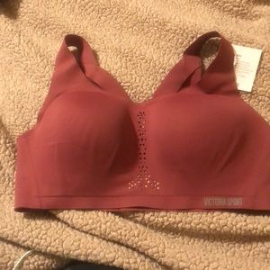 NWT supportive sports bra
